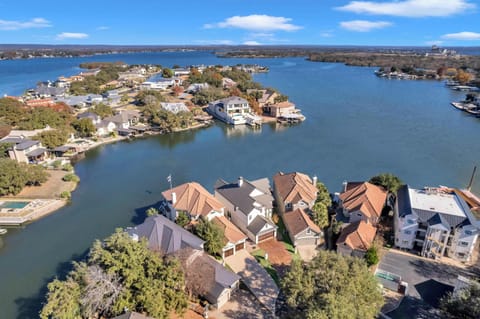 Perfect Lake LBJ Location with Calm Waters 