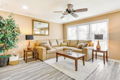 Little Rock Vacation Rental | 3BR | 2BA | 1,373 Sq Ft | 2 Steps Required