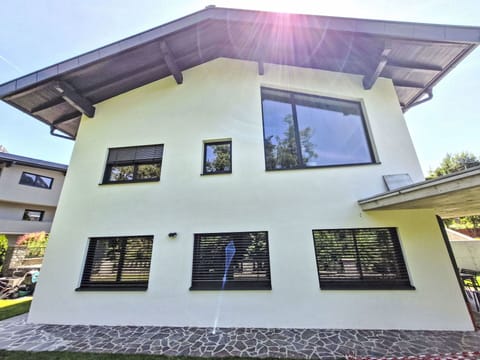 Building, Wall, Window, Home, Facade, House, Architecture, Residential Area, Composite Material, Siding