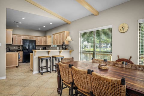 Open-concept kitchen and dining area perfect for gatherings.