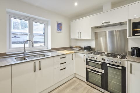 Harrow Bothy, Tweedmouth - Host & Stay