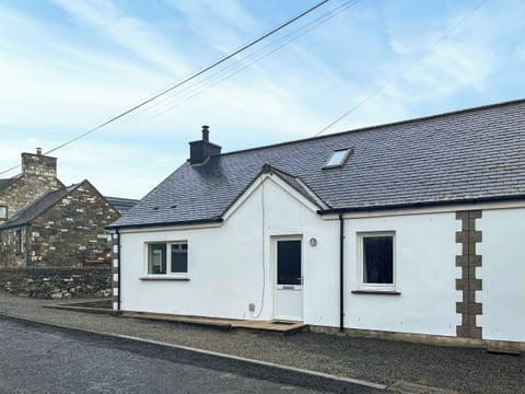 Exterior | Flo’s Cottage, Newton Stewart
