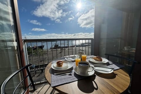 Have breakfast at home while enjoying the beautiful views