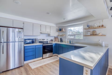 Kitchen with Appliances