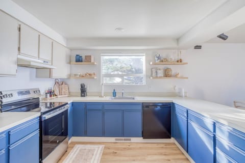 Kitchen with Appliances