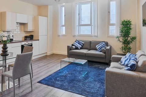 Three Graces Getaway, Liverpool - Host & Stay