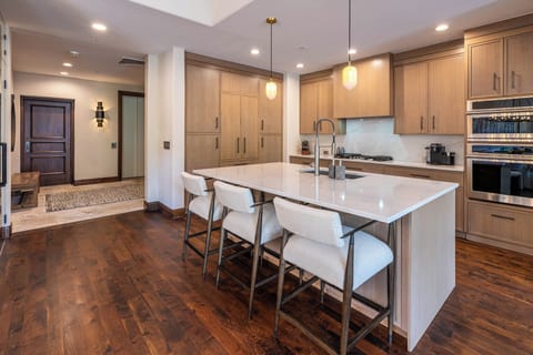 Centennial Vista - Re-Shoot - Kitchen 4 (1)