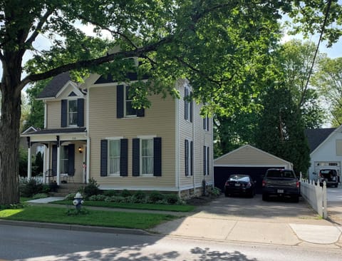 Plenty of Off Street Parking!