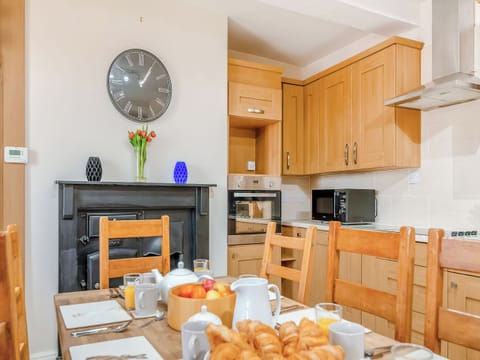 Kitchen/diner | Monkroyd House, Featherstone, near Wakefield