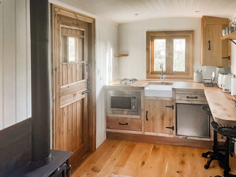 Kitchen | Keldholme Shepherds Hut Two - Keldholme Holidays, Keldholme, near Kirkbymoorsid