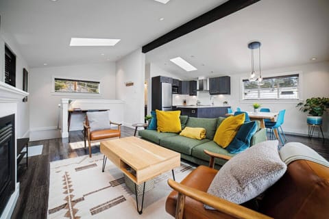 2079f536-6c0a-439b-a551-3921ce49a2b2