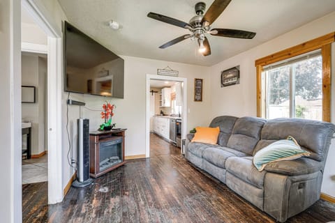 Springfield Vacation Rental | 2BR | 1BA | 3 Steps Required | 600 Sq Ft