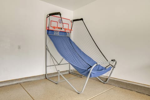 Garage | Basketball Game
