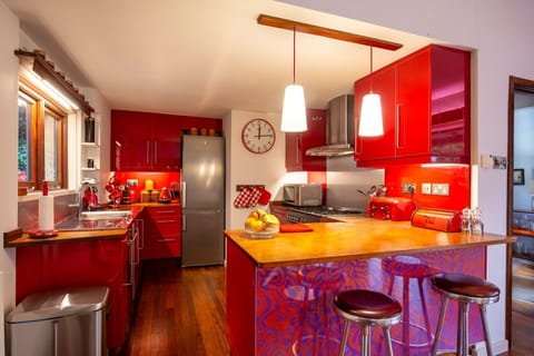 The Pool House Kitchen - StayCotswold