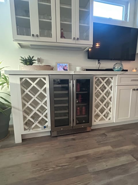 Beverage & Wine Cooler