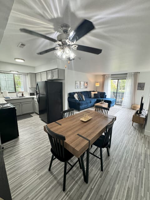 Dining Room w/ Console and Farmhouse Table & Chairs