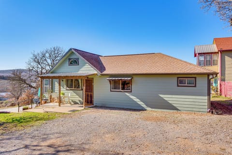 Property Exterior | Single-Story Home | Outdoor Fire Pit
