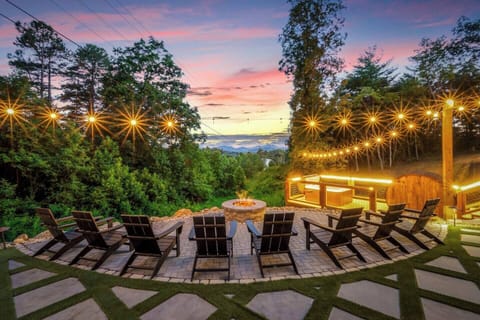 Welcome to Starlit Lux Retreat near AVL