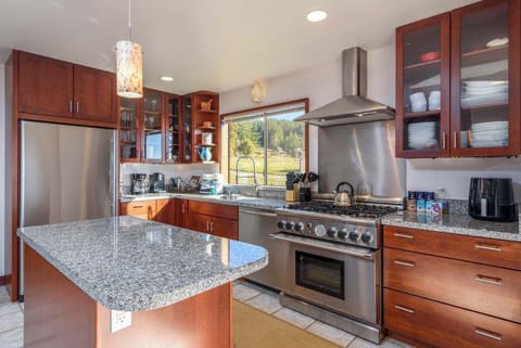 Fully equipped kitchen