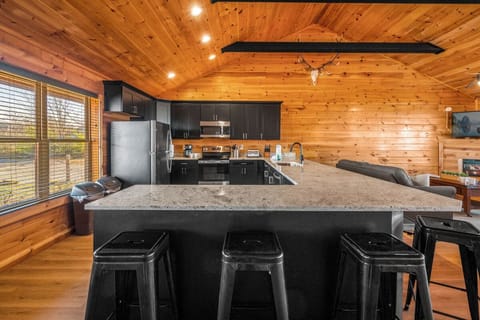 Swimming in the Smokies' fully-equipped kitchen