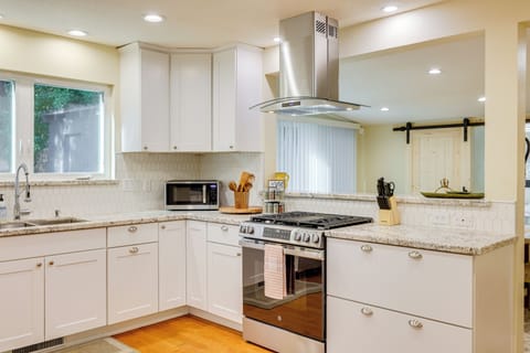 Kitchen | Keurig & Drip Coffee Makers | Electric Kettle | Cooking Basics