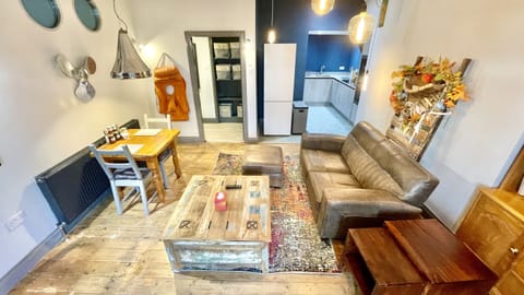 Living Room / Lounge