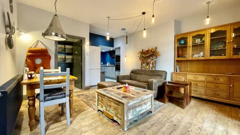 Living Room / Lounge