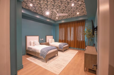 Bedroom 3 Twin Beds with sitting area