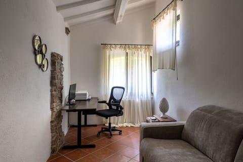 Autumn, Living Room, Spring, Summer