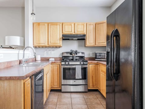 Fully Stocked kitchen