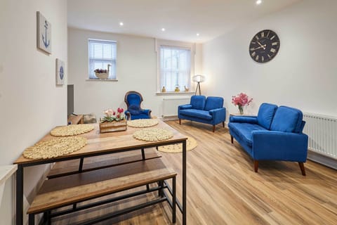 The Coach House, Apartment 2, Saltburn-by-the-Sea - Host & Stay