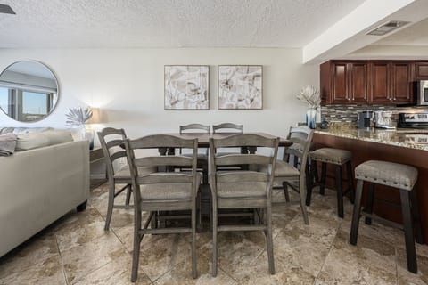 909 Santa Rosa Blvd-Unit 523-FWB-14