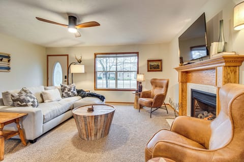 Bull Shoals Vacation Rental | 3BR | 2BA | 1,750 Sq Ft | 3 Steps to Enter