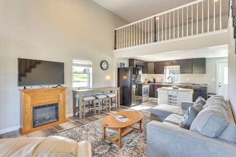 Oakland City Vacation Rental | 3BR | 2BA | Step-Free Access | 1,750 Sq Ft