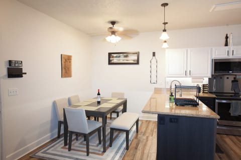 Kitchen and dining room with seating for 6! 