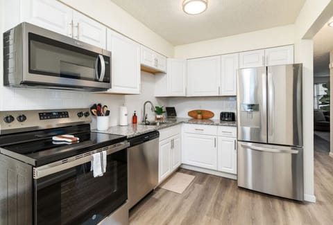 Fully Furnished Kitchen