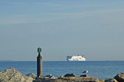 Surroundings [summer] (1-5 km)