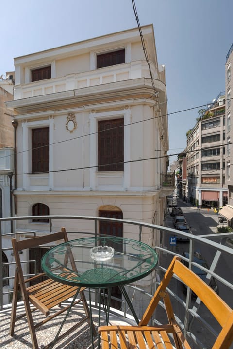 EP9U 1st floor apt - balcony