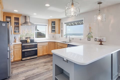 Plenty of counter space to cook up a banquet!