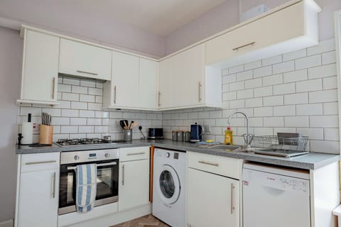 Cannon Apartment, Worcester - Host & Stay