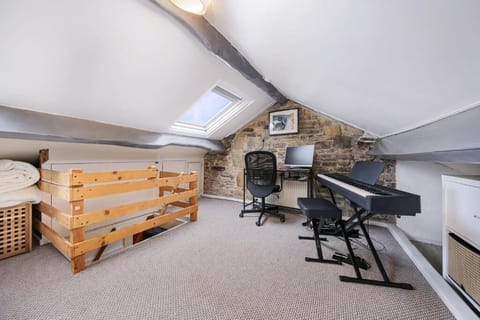 Batemill Cottage, Birch Vale - Host & Stay