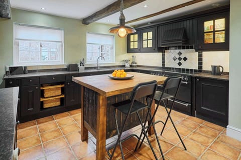 Paradise Farm, Islebeck - Host & Stay