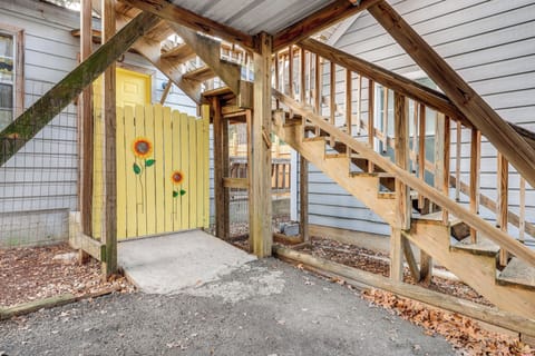 Parking | Shared Driveway (2 Vehicles)