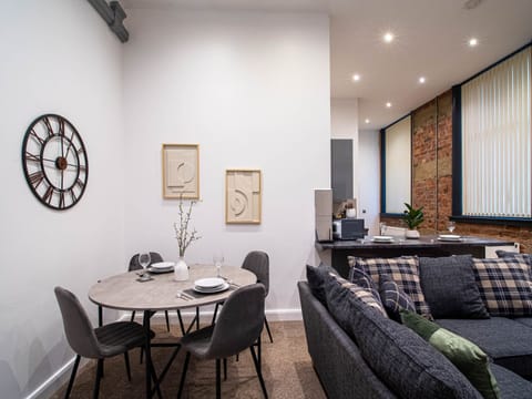 Living Room / Lounge