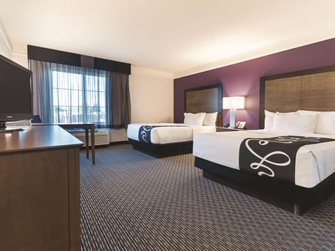 Comfortable Units with 2 Queen beds