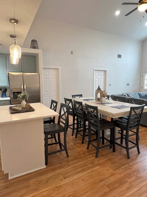 Kitchen table seats 8 - Additional seating for 2 at island