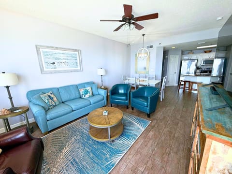 Spacious living room