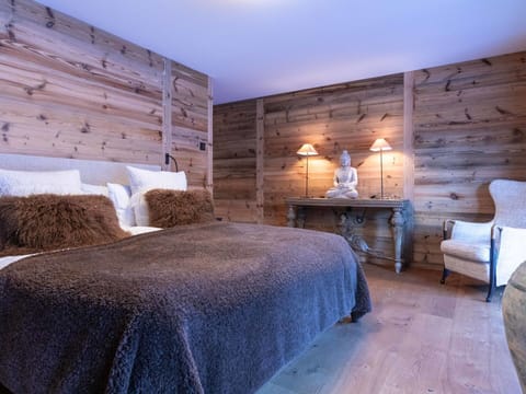 Building, House, Wall, Window, Roof, Home, Residential Area, Facade, Shrub