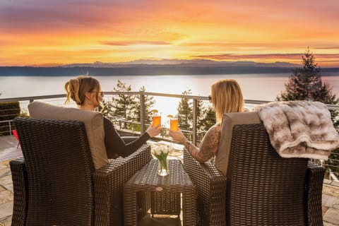 Golden skies, great drinks, and a peaceful vibe—perfect sunset moments await!