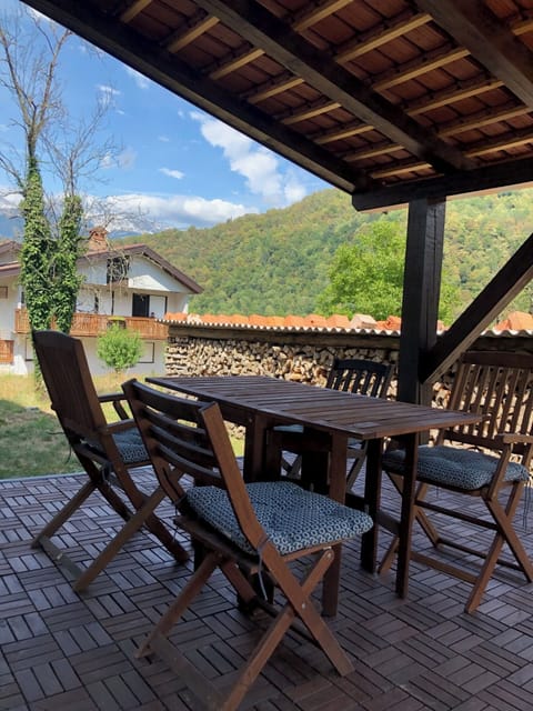 table and chairs for 6 - 8 people